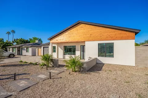 Exterior - 5712 N 11th Pl, Phoenix, AZ 85014 photo 3 of 8