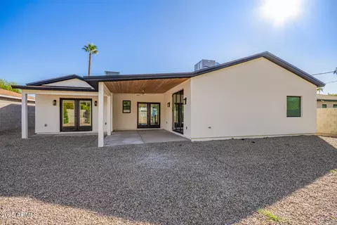 Exterior - 5712 N 11th Pl, Phoenix, AZ 85014 photo 7 of 8