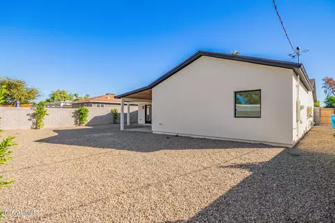 Exterior - 5712 N 11th Pl, Phoenix, AZ 85014 photo 6 of 8