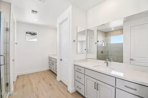 Bath - 10450 E Upton Ave, Mesa, AZ 85212 photo 2 of 4