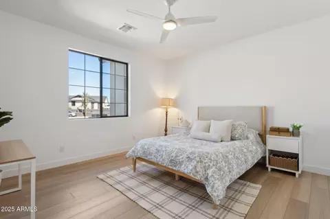 Bedroom - 576 E Tanglewood Trl, Phoenix, AZ 85085 photo 2 of 2
