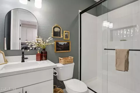Bath - 576 E Tanglewood Trl, Phoenix, AZ 85085 photo 7 of 7