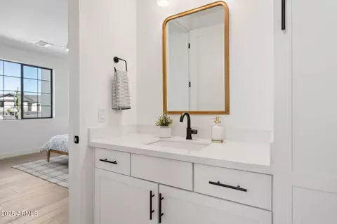 Bath - 576 E Tanglewood Trl, Phoenix, AZ 85085 photo 6 of 7