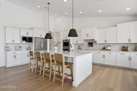 Kitchen - 576 E Tanglewood Trl, Phoenix, AZ 85085 photo 1 of 3