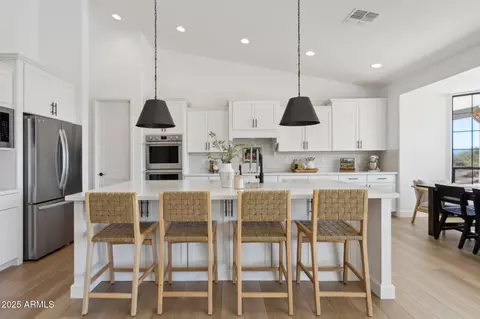 Kitchen - 576 E Tanglewood Trl, Phoenix, AZ 85085 photo 2 of 3