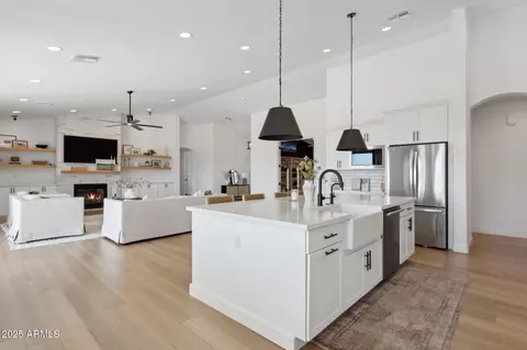 Kitchen - 576 E Tanglewood Trl, Phoenix, AZ 85085 photo 3 of 3