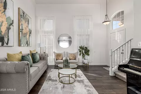 729 E Glenhaven Dr, Phoenix, AZ 85048