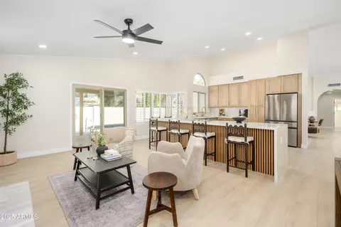 9021 S Drea Ln, Tempe, AZ 85284