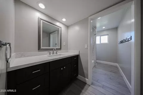 Bath - 713 E 6th Pl, Mesa, AZ 85203 photo 2 of 5