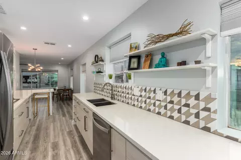 Kitchen - 1328 E Weldon Ave, Phoenix, AZ 85014 photo 2 of 3