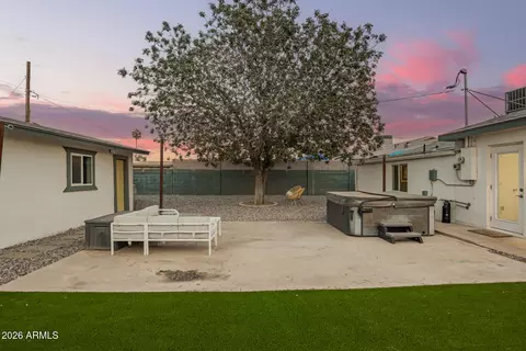 Exterior - 1328 E Weldon Ave, Phoenix, AZ 85014 photo 4 of 5