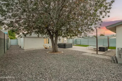 Exterior - 1328 E Weldon Ave, Phoenix, AZ 85014 photo 3 of 5