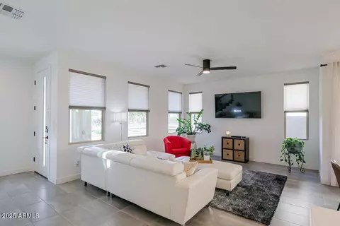 Living - 25619 N 21st Ave, Phoenix, AZ 85085 photo 2 of 2