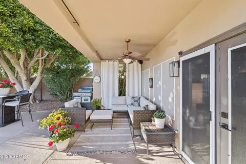 Exterior - 14268 S 12th Pl, Phoenix, AZ 85048 photo 13 of 15