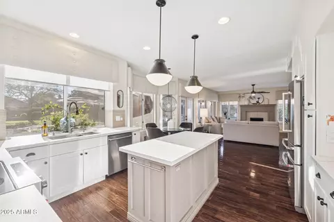 Kitchen - 14268 S 12th Pl, Phoenix, AZ 85048 photo 4 of 6