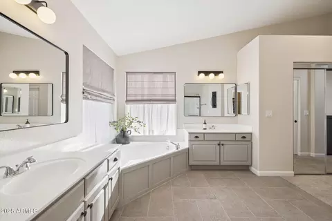 Bath - 14268 S 12th Pl, Phoenix, AZ 85048 photo 4 of 5