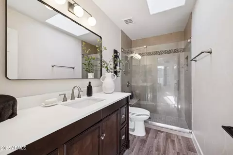 Bath - 14268 S 12th Pl, Phoenix, AZ 85048 photo 2 of 5