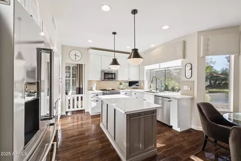 Kitchen - 14268 S 12th Pl, Phoenix, AZ 85048 photo 3 of 6