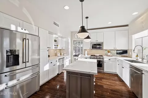 Kitchen - 14268 S 12th Pl, Phoenix, AZ 85048 photo 2 of 6