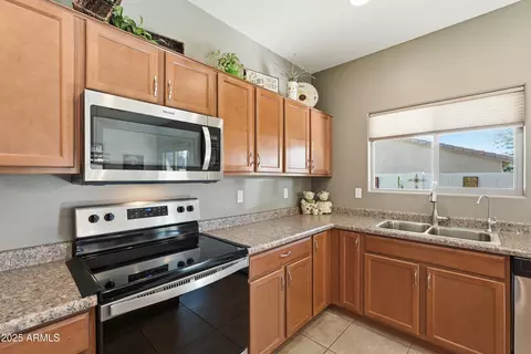 Kitchen - 1815 S Hayley Rd, Apache Junction, AZ 85119 photo 4 of 4