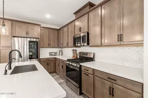 Kitchen - 759 E Lark St #202, Gilbert, AZ 85297 photo 4 of 4