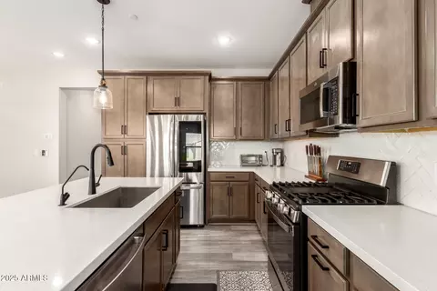 759 E Lark St #202, Gilbert, AZ 85297