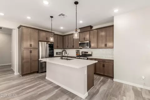 Kitchen - 759 E Lark St #202, Gilbert, AZ 85297 photo 2 of 4