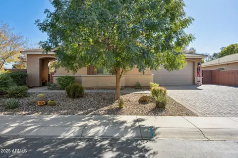 401 W Basswood Ave, San Tan Valley, AZ 85140
