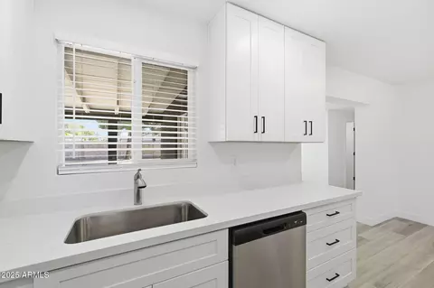 Kitchen - 625 S Saguaro Dr, Apache Junction, AZ 85120 photo 5 of 5