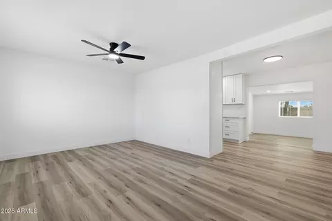 Living - 625 S Saguaro Dr, Apache Junction, AZ 85120 photo 3 of 4