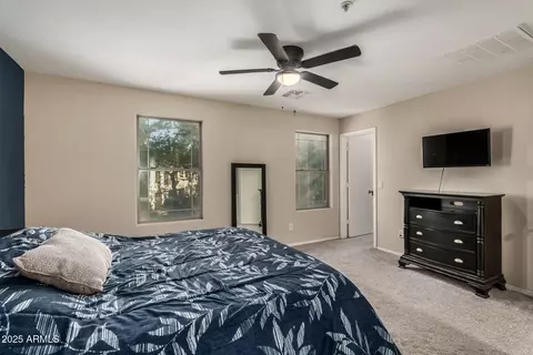 Bedroom - 2925 E Dunbar Dr, Phoenix, AZ 85042 photo 1 of 3
