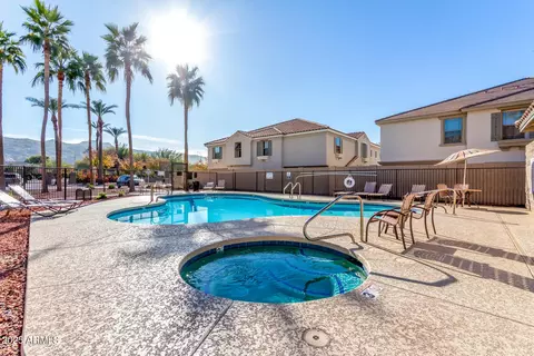 Exterior - 2925 E Dunbar Dr, Phoenix, AZ 85042 photo 7 of 8