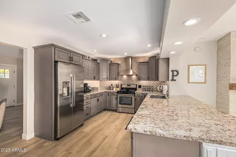 3845 E Glenrosa Ave, Phoenix, AZ 85018 photo 13