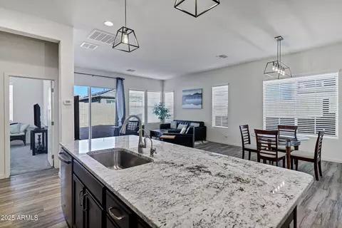 Kitchen - 10104 E Nichols Ave, Mesa, AZ 85209 photo 5 of 5