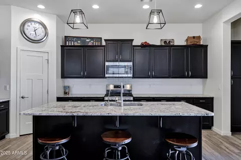Kitchen - 10104 E Nichols Ave, Mesa, AZ 85209 photo 1 of 5