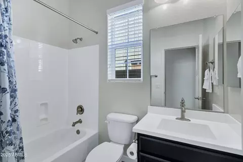 Bath - 10104 E Nichols Ave, Mesa, AZ 85209 photo 1 of 3
