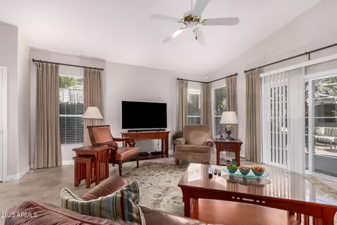 Living - 2109 E Mallard Ct, Gilbert, AZ 85234 photo 2 of 3