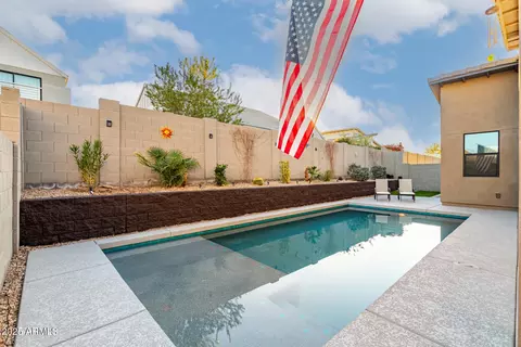 Exterior - 1115 E Paseo Way, Phoenix, AZ 85042 photo 10 of 15