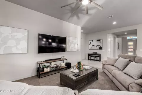 Living - 1115 E Paseo Way, Phoenix, AZ 85042 photo 1 of 3