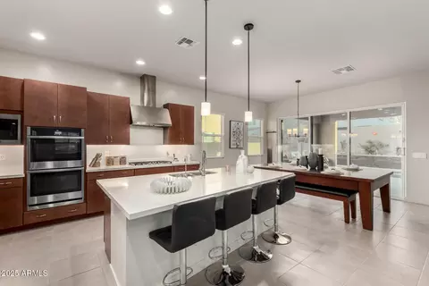 Kitchen - 1115 E Paseo Way, Phoenix, AZ 85042 photo 2 of 5