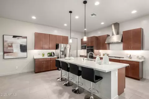 Kitchen - 1115 E Paseo Way, Phoenix, AZ 85042 photo 3 of 5