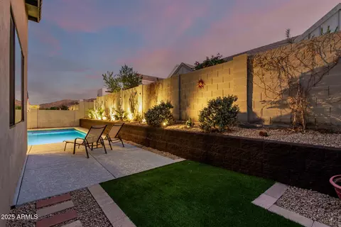 Exterior - 1115 E Paseo Way, Phoenix, AZ 85042 photo 8 of 15