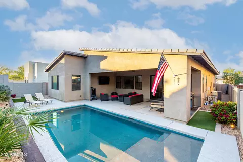 Exterior - 1115 E Paseo Way, Phoenix, AZ 85042 photo 11 of 15