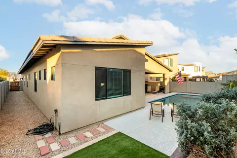 Exterior - 1115 E Paseo Way, Phoenix, AZ 85042 photo 12 of 15