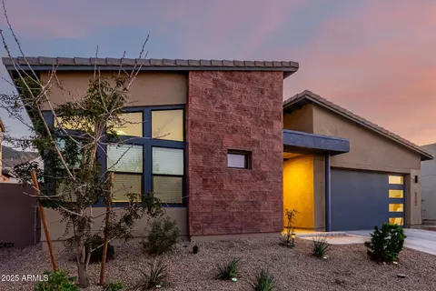 Exterior - 1115 E Paseo Way, Phoenix, AZ 85042 photo 4 of 15
