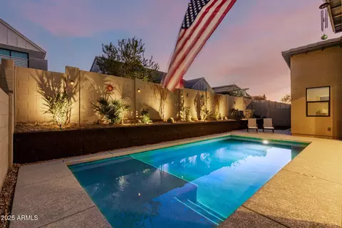 Exterior - 1115 E Paseo Way, Phoenix, AZ 85042 photo 6 of 15
