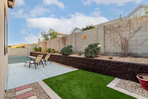 Exterior - 1115 E Paseo Way, Phoenix, AZ 85042 photo 13 of 15