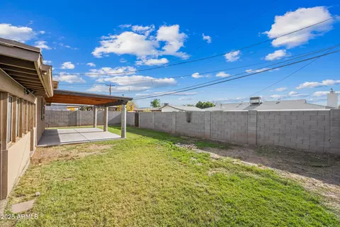 Exterior - 3823 W Lawrence Rd, Phoenix, AZ 85019 photo 4 of 5