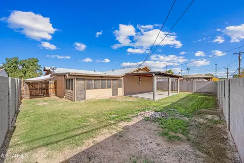Exterior - 3823 W Lawrence Rd, Phoenix, AZ 85019 photo 3 of 5