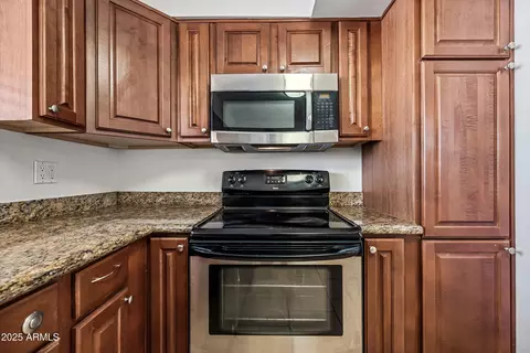 Kitchen - 3823 W Lawrence Rd, Phoenix, AZ 85019 photo 4 of 5